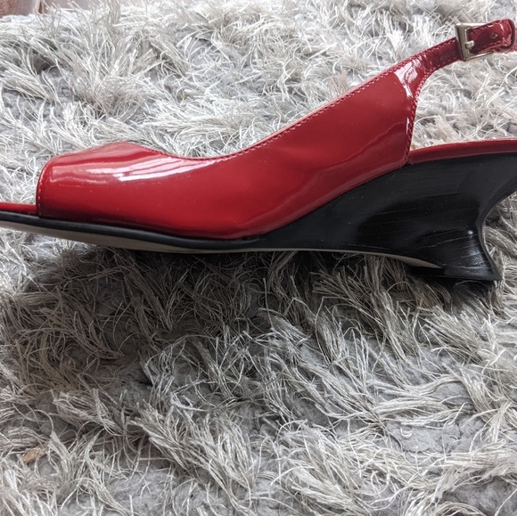 Franco Sarto red sling backs. Size 7.5M - Picture 5 of 7